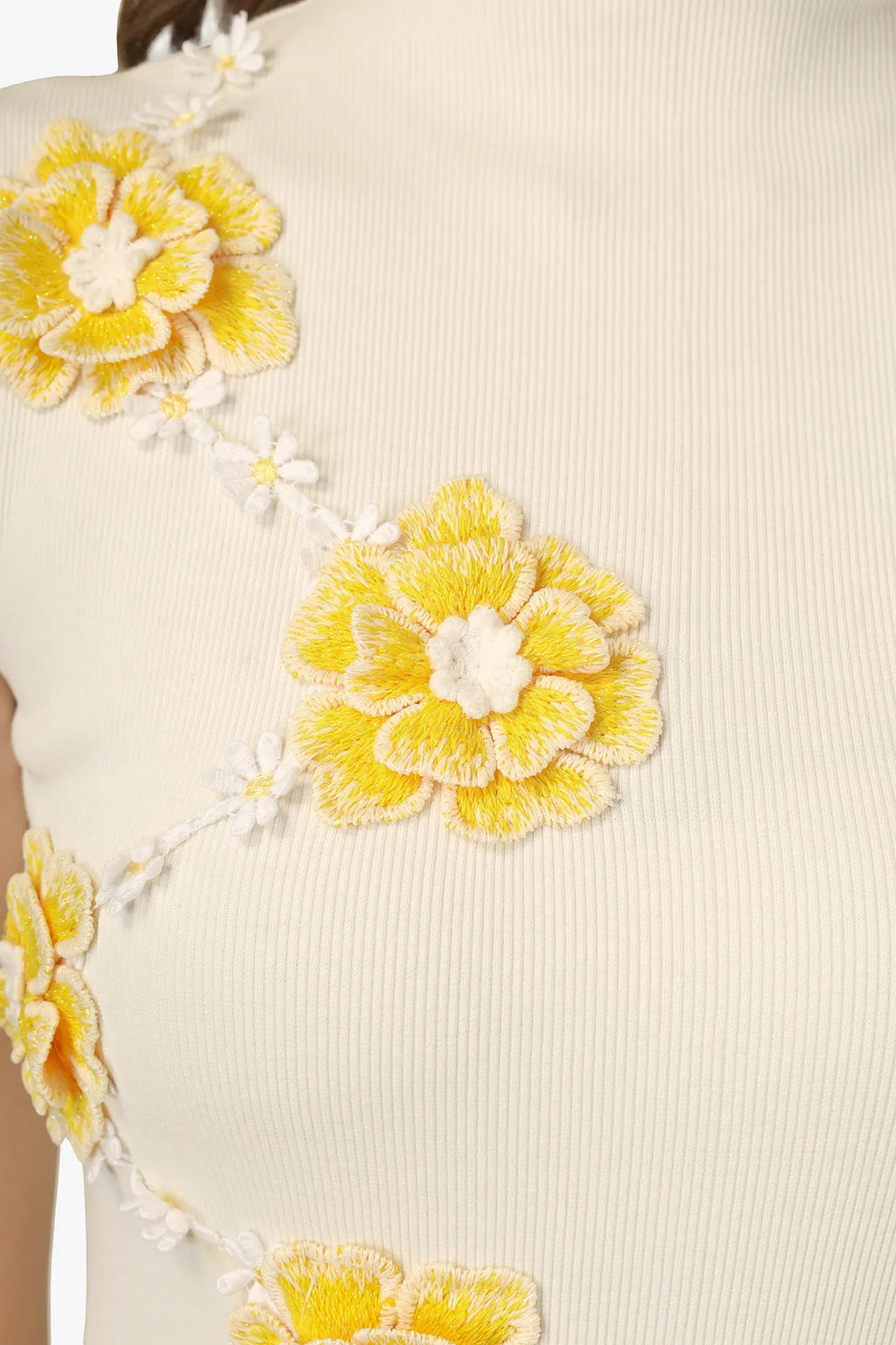 SUNPETAL BLOOM flower embroidery detail shot — BWgrab